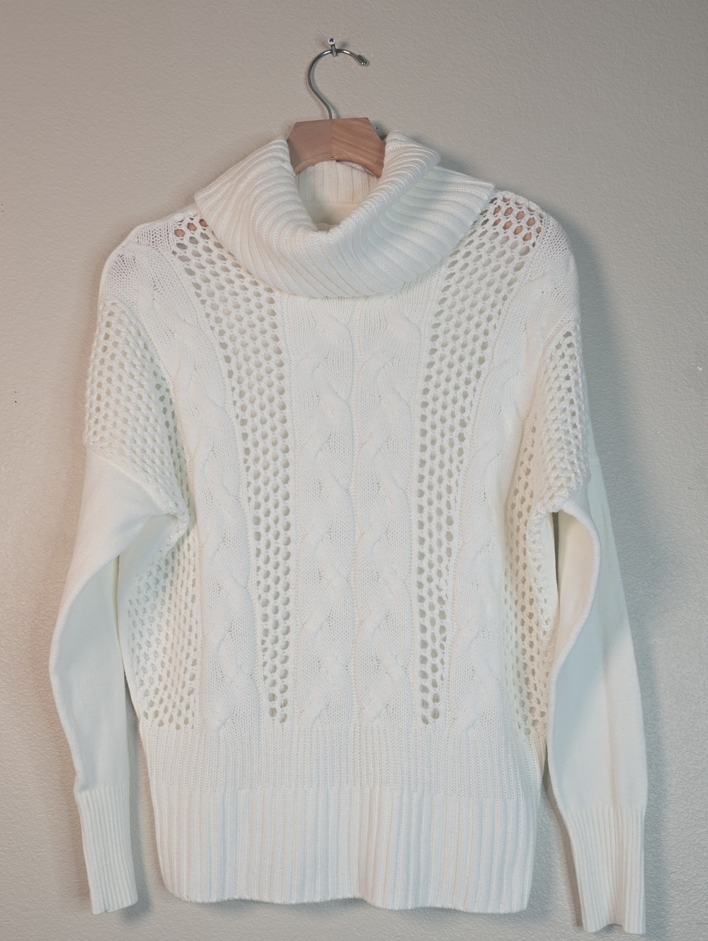 White House Black Market Cream Cable Knit Funnel Neck Sweater Size Large